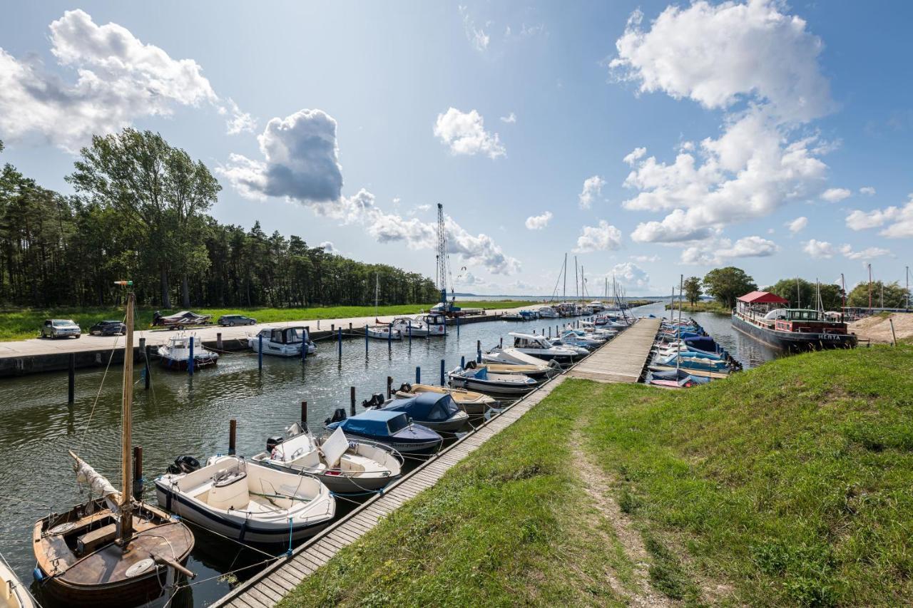 Marina Martinshafen Hotel Sassnitz Buitenkant foto