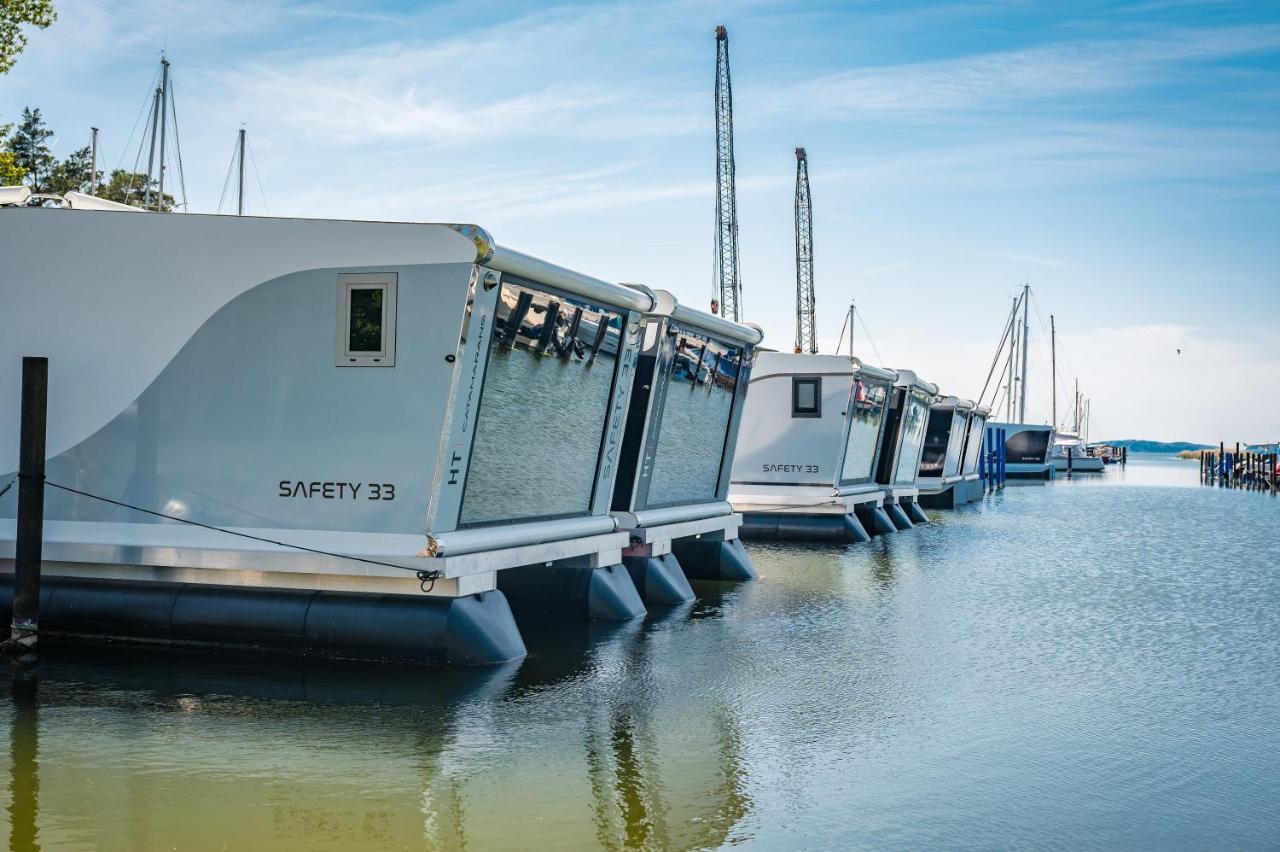 Marina Martinshafen Hotel Sassnitz Buitenkant foto