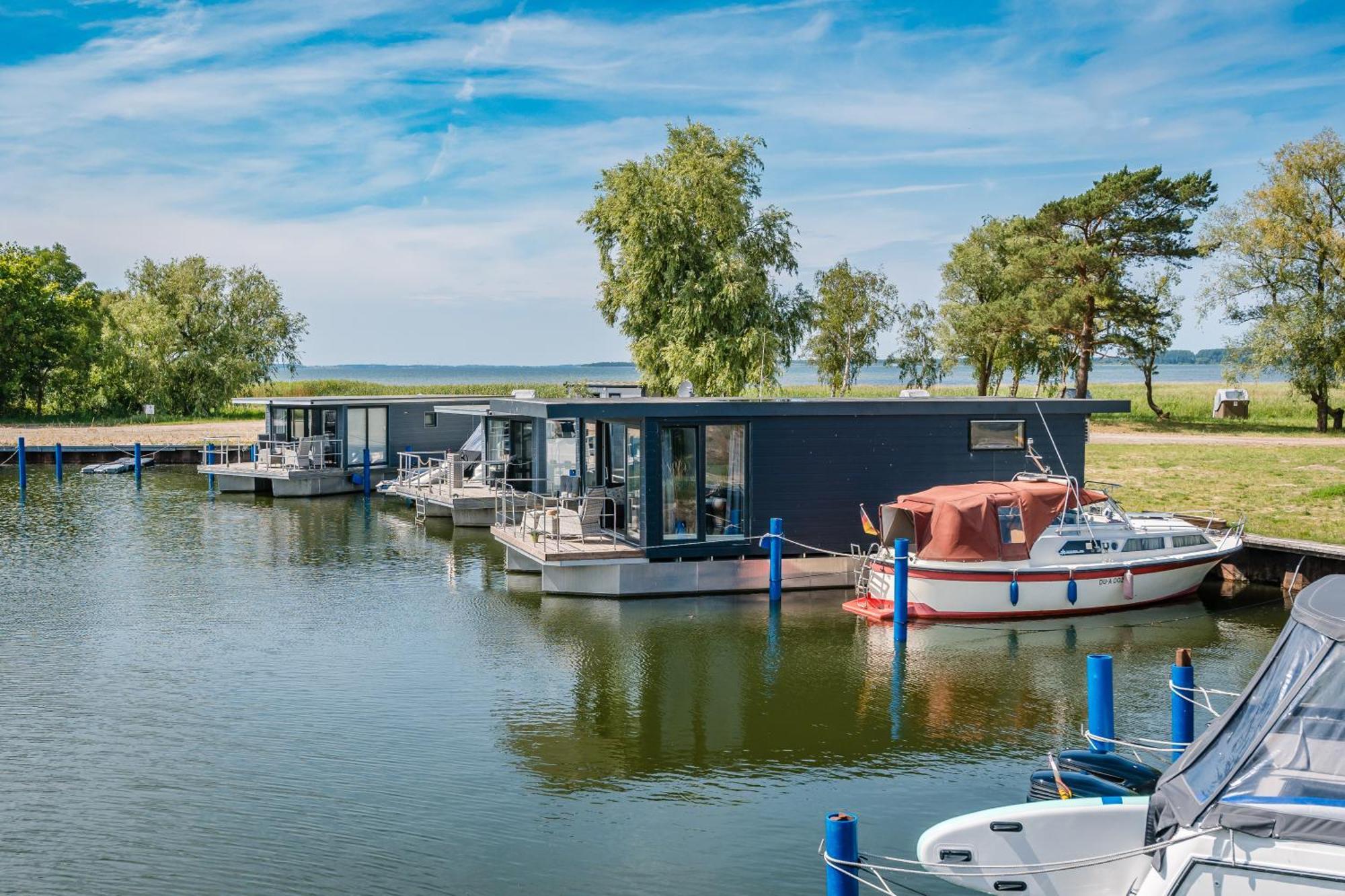 Marina Martinshafen Hotel Sassnitz Buitenkant foto