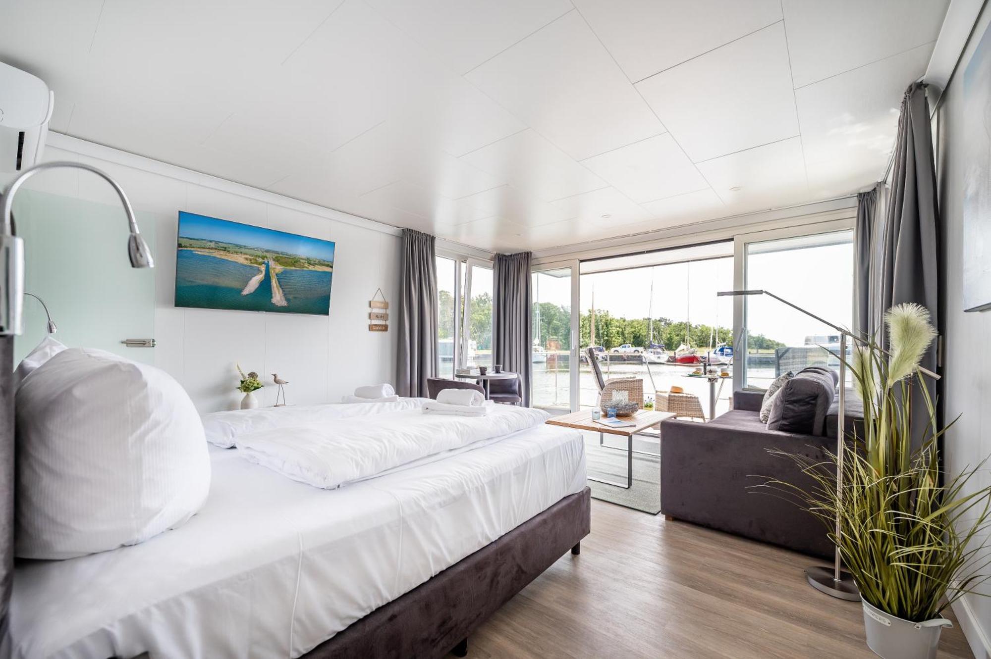 Marina Martinshafen Hotel Sassnitz Buitenkant foto