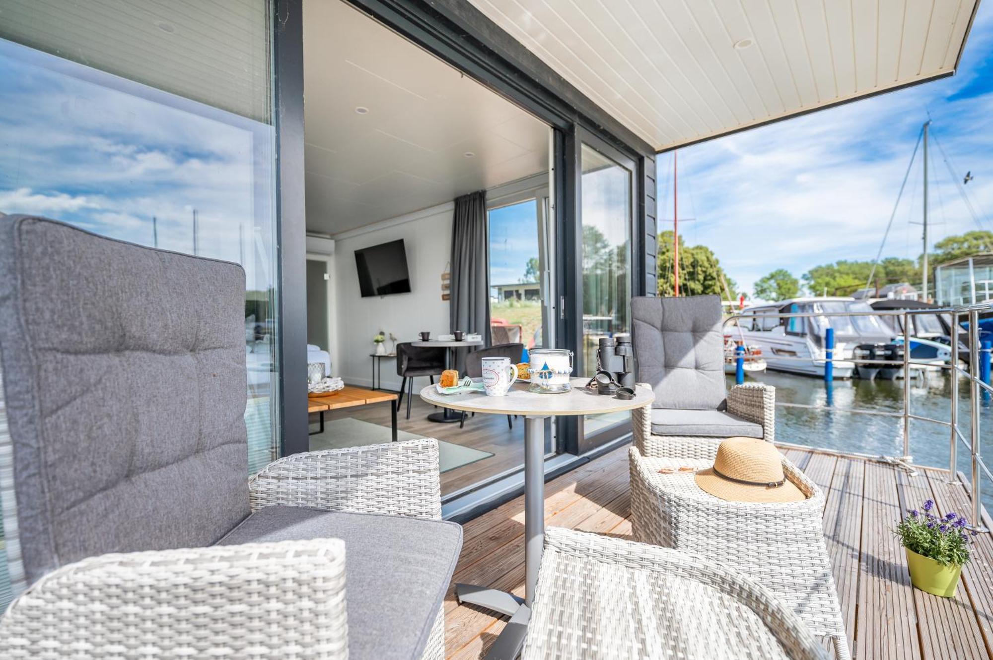Marina Martinshafen Hotel Sassnitz Buitenkant foto